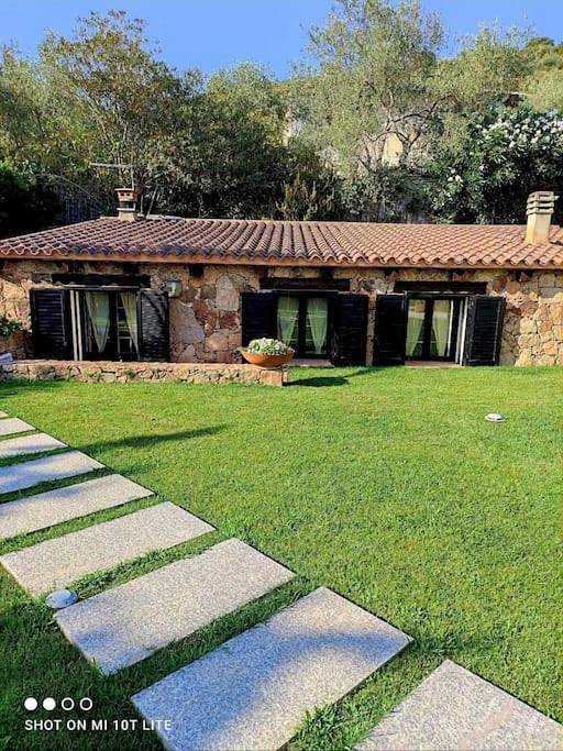Casa vacanza per 2 persone, con Balcone e Terrazza nonché Giardino a Porto Istana