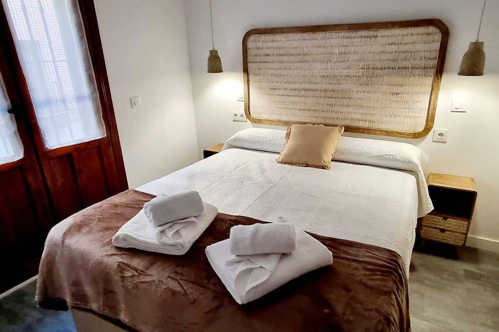 Entire apartment, Apartment La Zancuda Blanca in Alcalá de Henares, Madrid Province