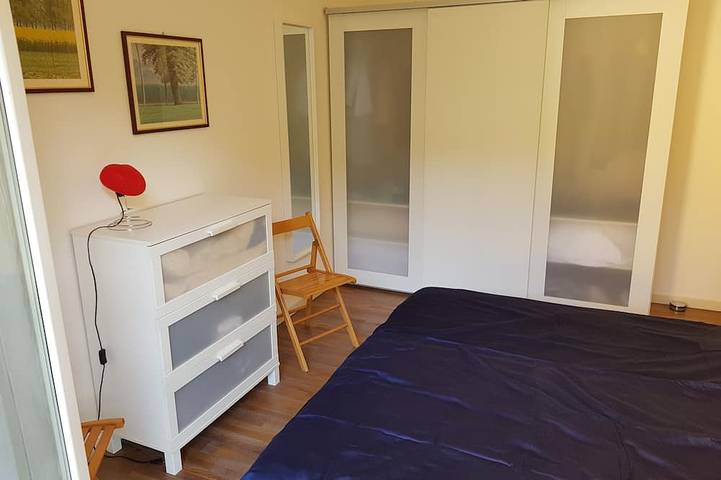 Ganze Wohnung, Moderne Wohnung mit Loggia, atemberaubenden See-Panoramablick und Infinity-Pool in Maderno, Toscolano-Maderno