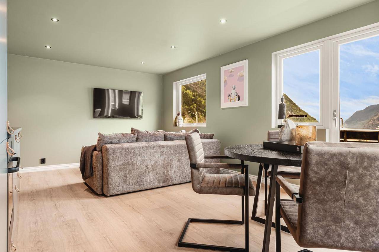 Ganze Wohnung, Odda Living - 3Br & 1Br - A3 in Odda