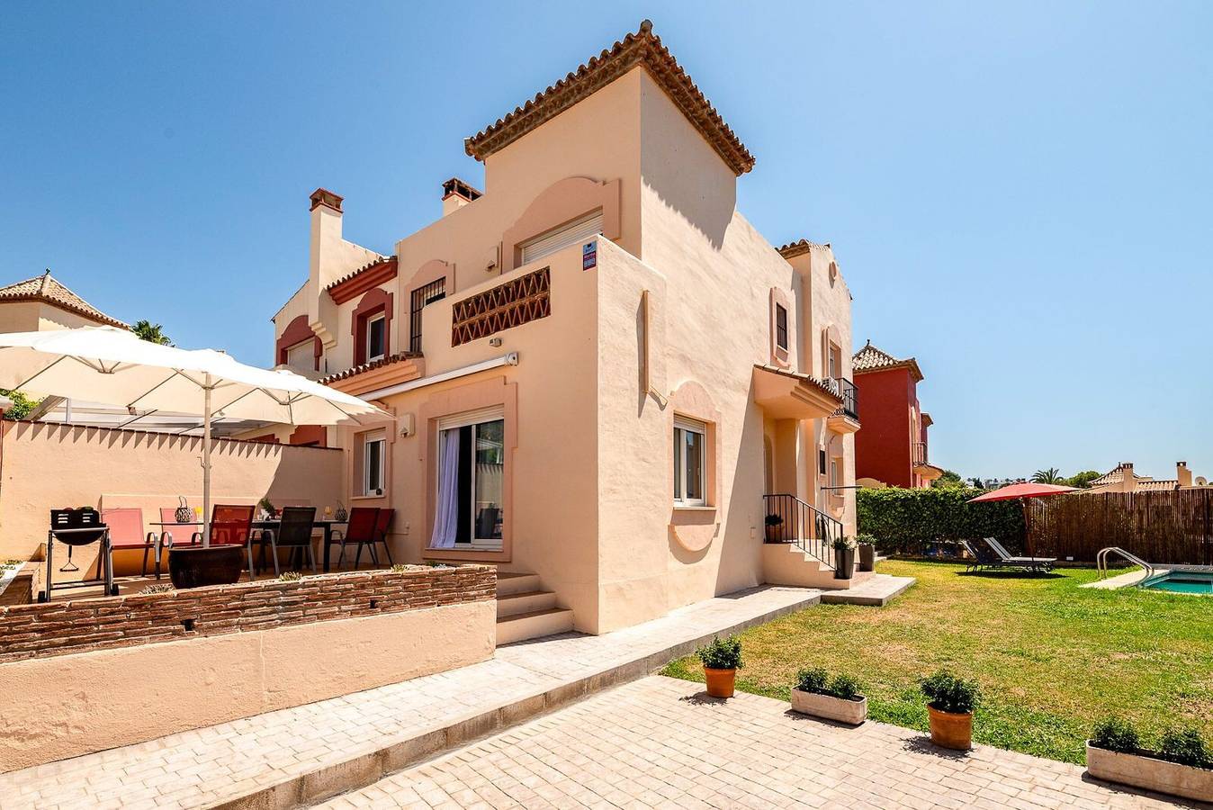 Villa 'Casa Bellavista 25' com Piscina Privada, Wi-Fi e Ar Condicionado in Las Chapas, Marbella
