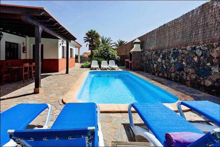 Chalet para 11 personas, con terraza y piscina en Villaverde