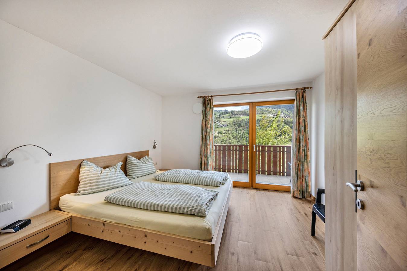 Appartamento intero, Appartamento "Tschafon Oberparnaihof" con vista sulle montagne, terrazza e Wi-Fi in Collepietra, Cornedo all'Isarco