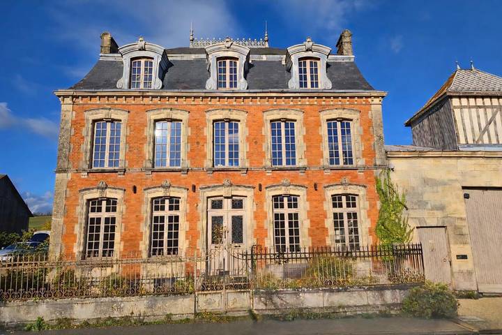 Location de vacances pour 14 personnes, avec Terrasse et Jardin à Saint-Amand-sur-Fion