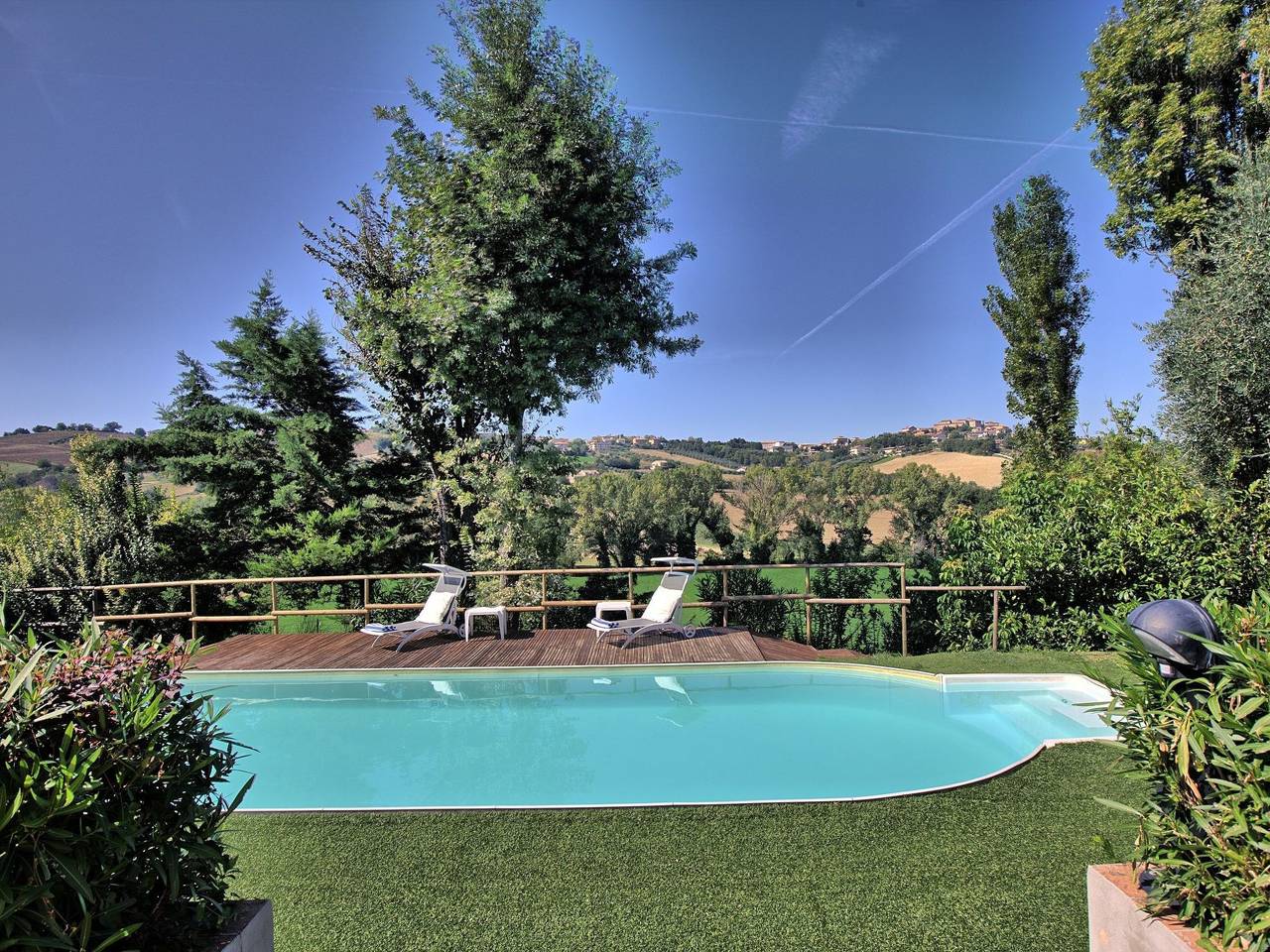 Haus der Musik 270m Veranda, Garten und Pool in Ostra, Ancona Provinz