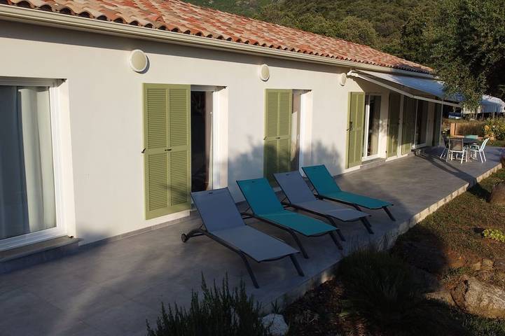 Villa für 6 Personen, mit Terrasse und Garten sowie Whirlpool - 1