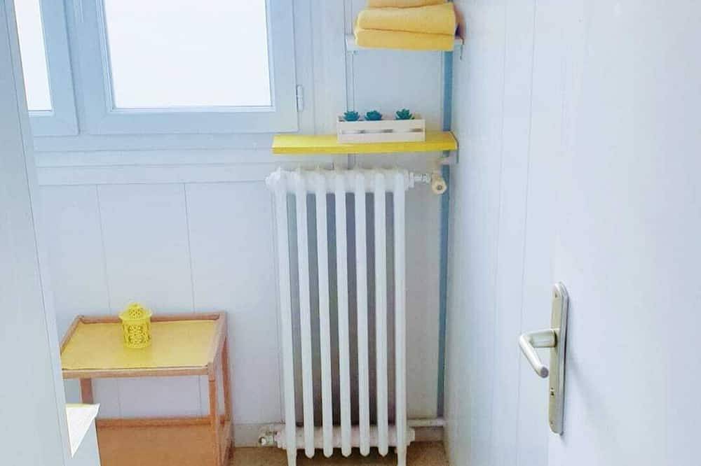 Entire apartment, Paris(12mn), Orly(10mn), Superb spacious room in Juvisy-sur-Orge, Essonne