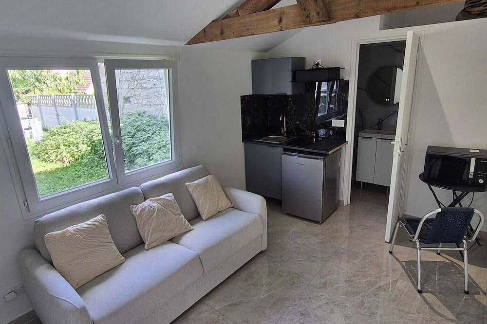 Appartement entier, Studio cosy 15 min Aéroport d'Orly | 15 min Paris (Rer C direct) in Villeneuve-le-Roi, Val-de-Marne