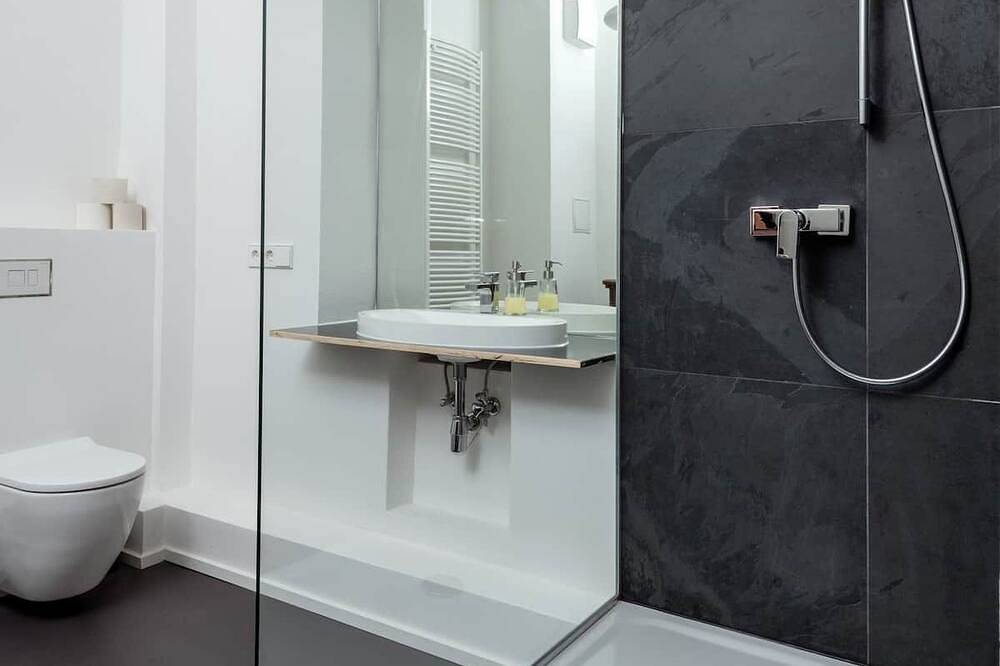 Künstlerzimmer 1.5 - das Minimalistische in Gera, Ostthüringen