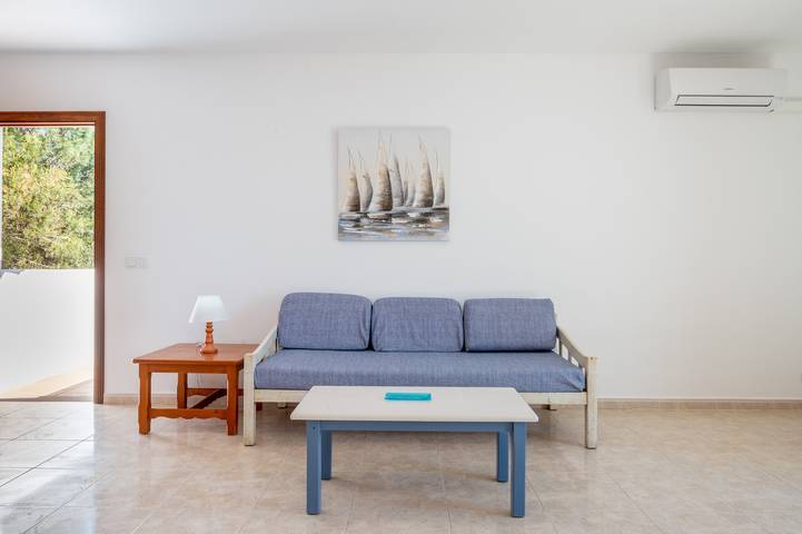 Apartamento inteiro, Apartamento com ar condicionado, piscina, Wi-Fi, varanda e perto da praia in Cala Serena, Felanitx