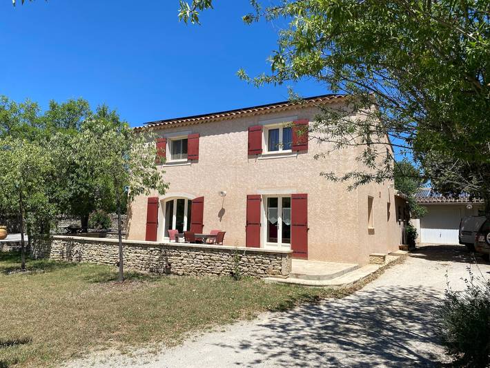 Casa di campagna 'Mas Les Coutilles' con vista montagna, piscina privata e Wi-Fi in Cabrières-d'Avignon, Parco naturale regionale del Luberon