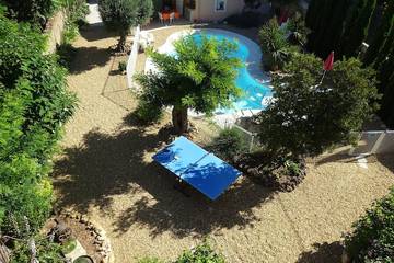 Gîte pour 3 personnes, avec jardin à Pomérols