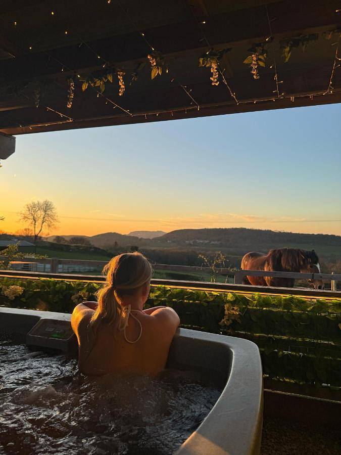 Camping for 2 people, with garden and hot tub in North-Wales