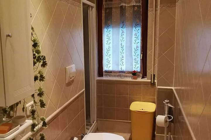 Ganze Wohnung, Cri apartment in Ostia, near the pine forest and a stone's throw from the sea. in Ostia, Rom