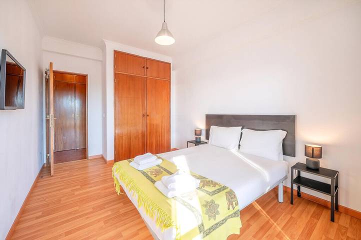Ganze Wohnung, Ferienwohnung für 3 Personen mit Balkon in Carcavelos e Parede, Costa de Lisboa