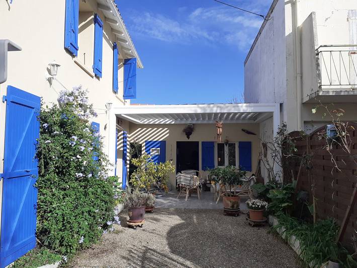Gîte pour 9 personnes, avec jardin et terrasse