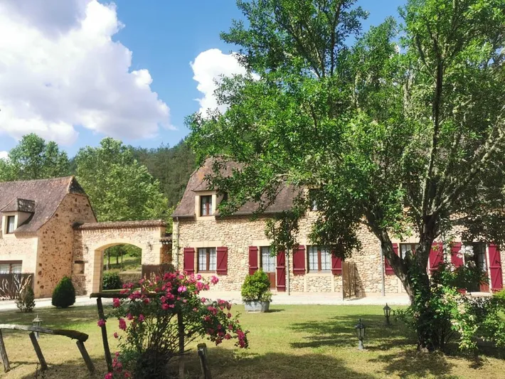 Casa de vacaciones para 6 personas, con vistas además de jardín y piscina - 1