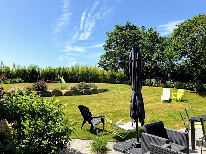 Gîte pour 5 personnes, avec jardin ainsi que terrasse et piscine à Coatréven - 4