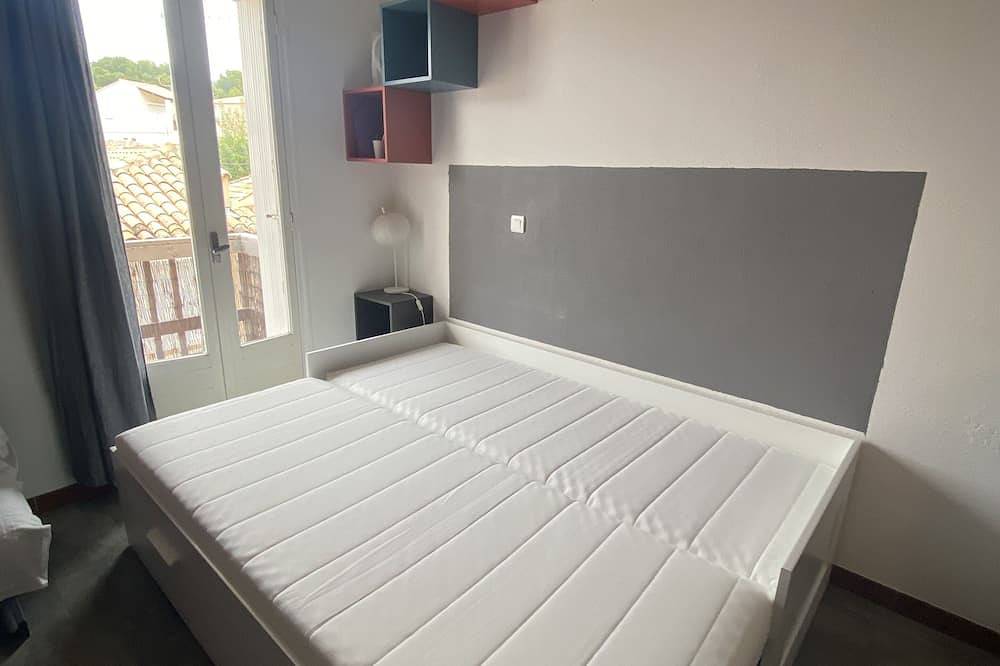 Entire apartment, Studio in Sausset-les-Pins, Istres region