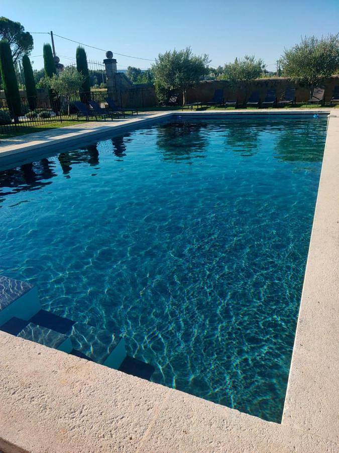 Gîte pour 7 personnes, avec terrasse ainsi que piscine et vue, adapté aux familles à Bouchet - 4