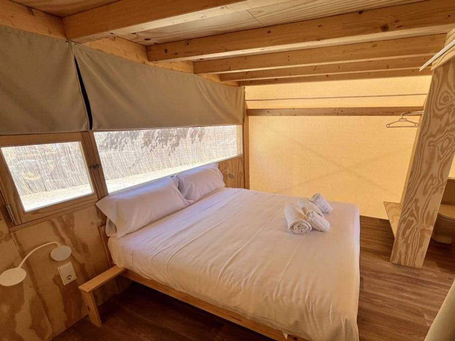 Camping Tamarit Beach Resort - Canvas and wooden tent 4 persons - Glamping Kentia in Tarragona, Costa Dorada