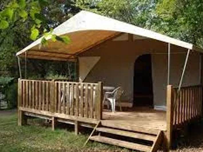 Camping pour 4 personnes, avec bassin pour enfant, animaux acceptés dans l' Aveyron - 2