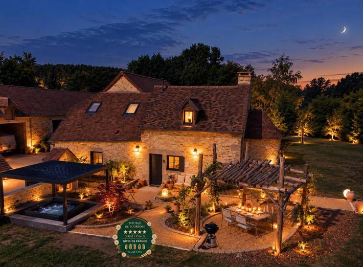 Location de vacances pour 3 personnes, avec Jacuzzi et Terrasse ainsi que Jardin et Vue à Saint-Denis-sur-Sarthon