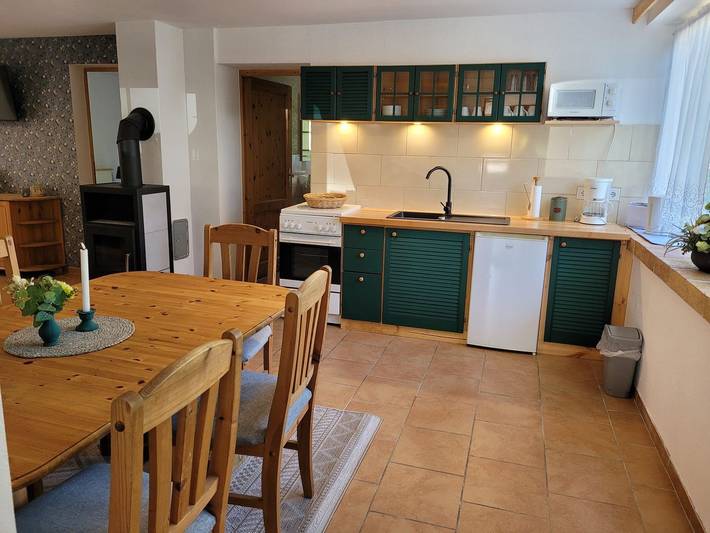 Ganze Wohnung, Großzügige Ferienwohnung mit Balkon, Terrasse und Nähe zum See in Vollrathsruhe in Vollrathsruhe, Mecklenburgische Seenplatte