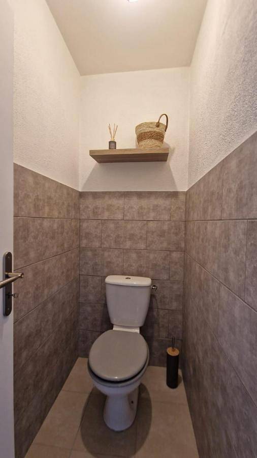 Location de vacances pour 4 personnes, avec vue et terrasse à Lachapelle-sous-Aubenas - 4