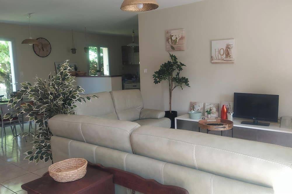 Maison de Village Avec Jardin au Calme Pour 6 Pers in Saint-Cyprien (Aquitanien), Périgord Noir