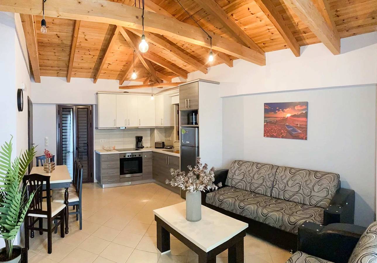 Ganze Wohnung, Ferienwohnung für 4 Personen mit Balkon/Terrasse in Stoupa, Messenien