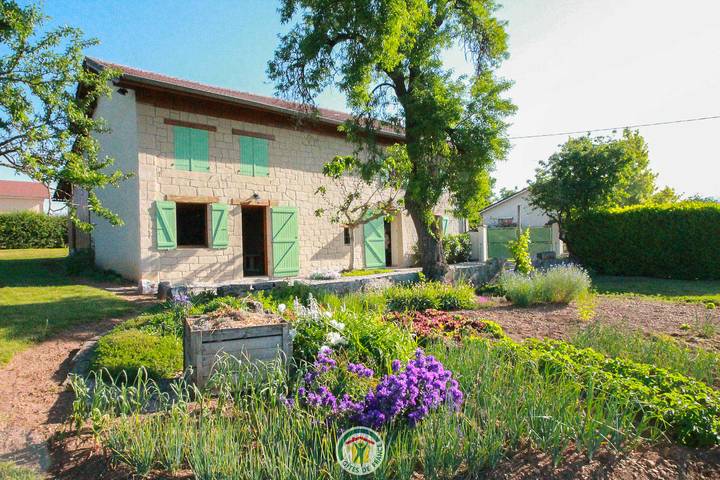 Gîte pour 6 personnes, avec jardin à Saint-Hilaire-du-Rosier - 2