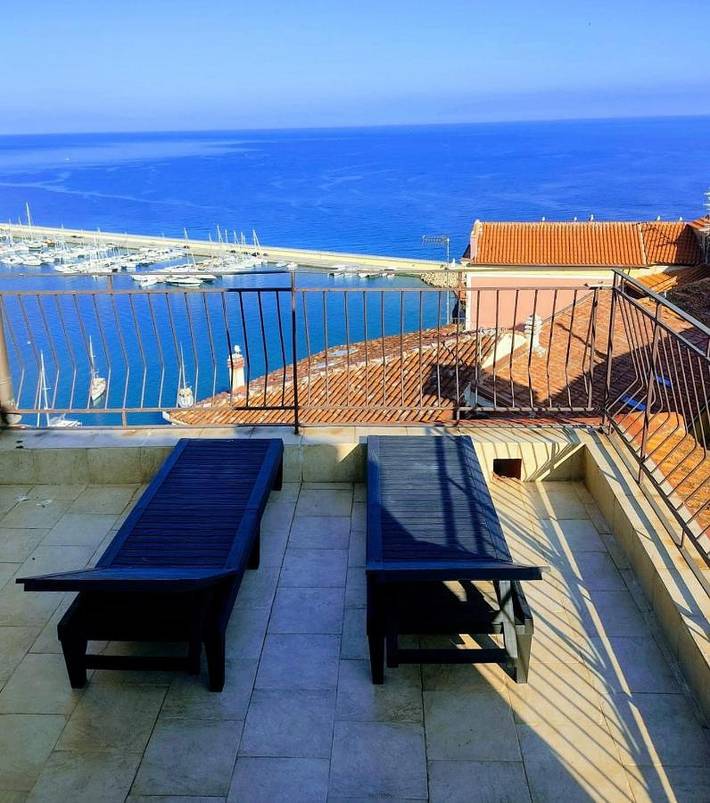 Ferienwohnung für 4 Personen, mit Ausblick und Sauna sowie Balkon in Agropoli