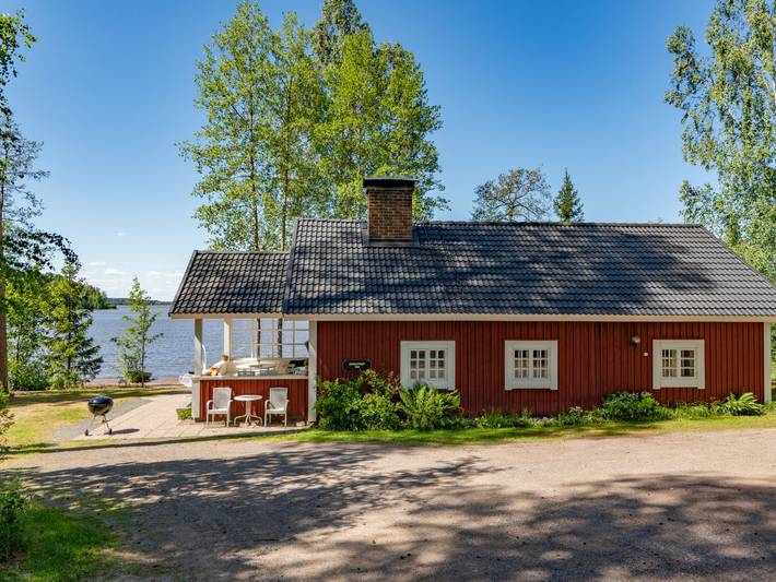 Sepelkyyhky in Hirsjärvi, Eigentliches Finnland