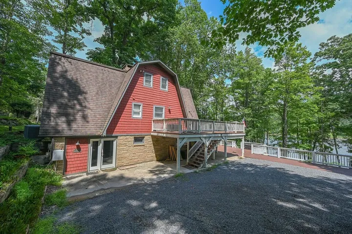 Vacation house for 12 people, with balcony and pool as well as hot tub - 1