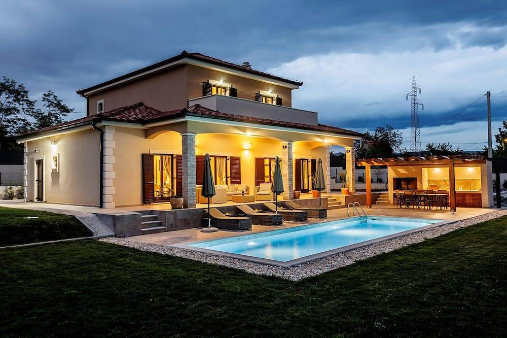Wunderschönes Haus in Sinj mit Sauna in Sinj, Dalmatinisches Zagora