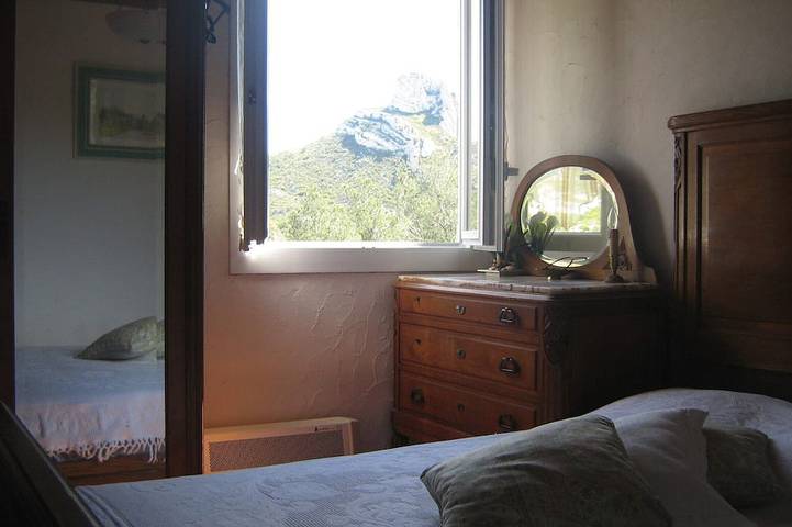 Location de vacances pour 6 personnes, avec jardin et terrasse à Le Rove - 2