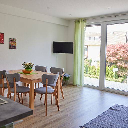 Ganze Ferienwohnung, Lemp's Genussgarten - Ferienwohnung Kräutergarten, 85qm, 2 Schlafzimmer, max 4 Personen in Langenargen, Region Bodensee-Oberschwaben
