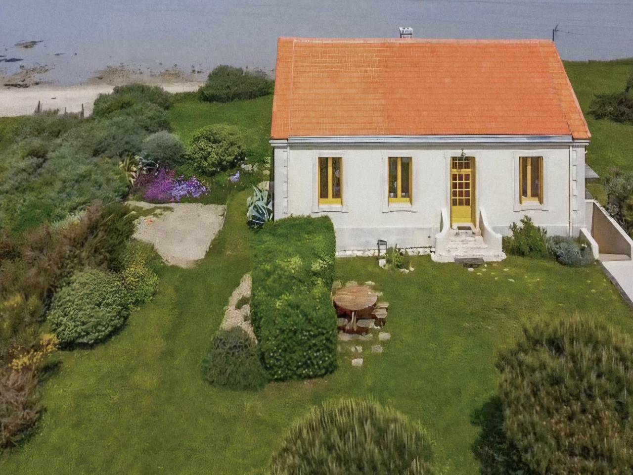 Charmante Villa auf der Île Madame, direkt am Meer 3* in Île Madame, Port-des-Barques