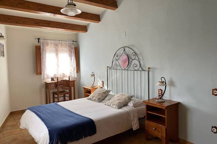 La Farraja de Cal Farrés, maison rurale à 1h. de Bcn : piscine, bbq, jardin. in Calonge de Segarra, Barcelone l'intérieur des terres