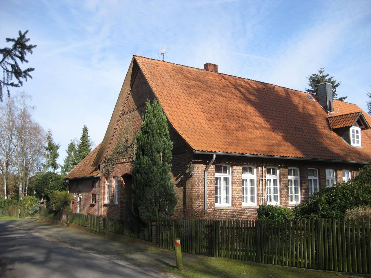 Ganze Wohnung, In ehemaliger Dorfschule am Dorfrand in Bergen (Niedersachsen), Landkreis Celle