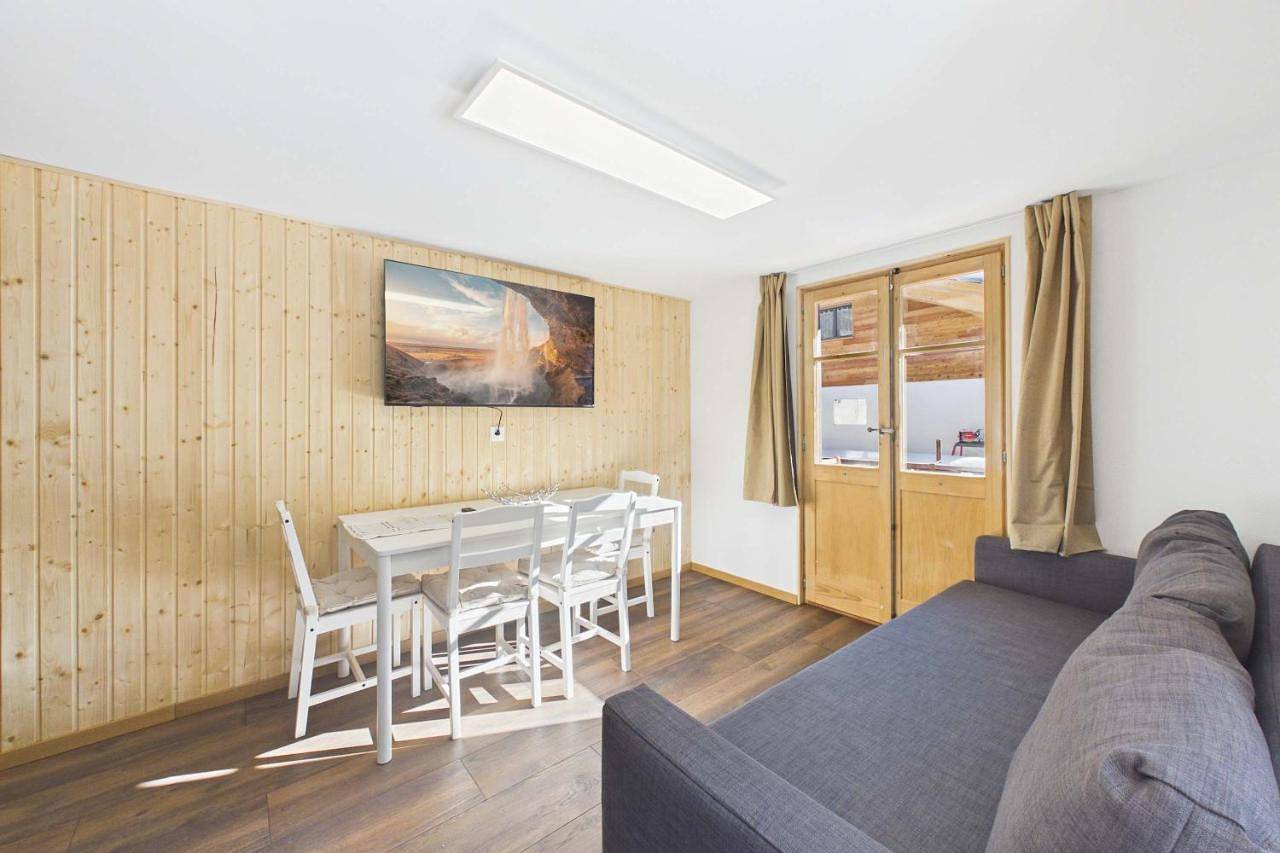 Ganze Wohnung, Spacious Alpine Family Apartment near Zermatt in Randa, Walliser Alpen