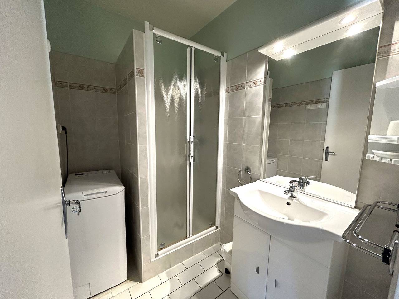 Ganze Wohnung, Erdgeschosswohnung mit Terrasse, strandnah, privater Parkplatz in La Côte Vermeille, Argelès-sur-Mer