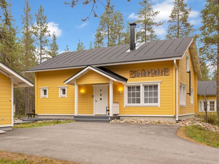 Log cabin for 10 people, with pets in Levi