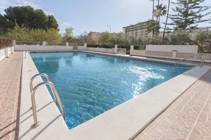 Apartamento para 6 personas, con terraza y piscina en Gandía