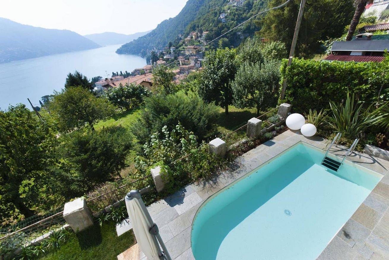 Ganze Wohnung, Ferienwohnung für 6 Personen mit Pool in Moltrasio, Comer See