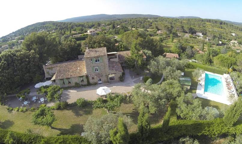Chambre d’hôte pour 2 personnes, avec piscine ainsi que jardin et vue, animaux acceptés