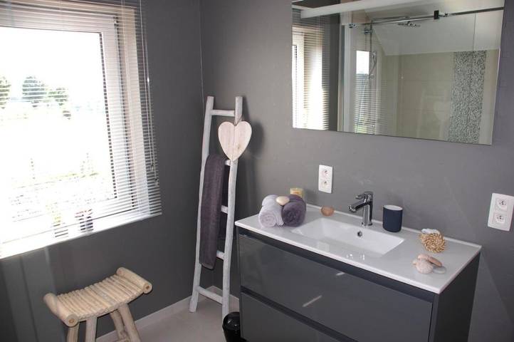 Location de vacances pour 2 personnes, avec jardin ainsi que vue et piscine à Aubel - 2