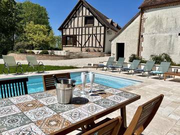 Cottage pour 14 personnes, avec piscine ainsi que vue et jardin à Montrieux-en-Sologne