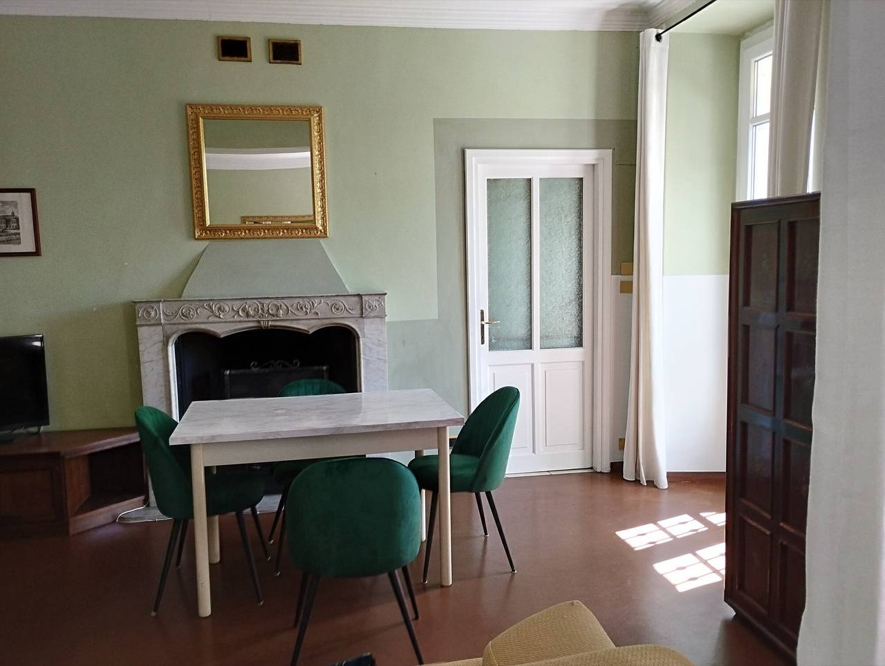 Ganze Wohnung, Suite mit Kamin & privater Terrasse, Wlan & Klimaanlage in Varese in Varese, Varese Provinz